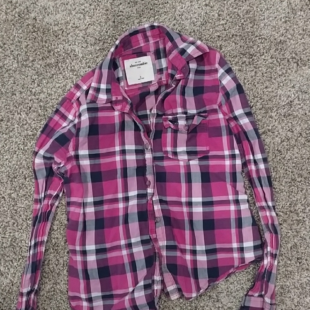 Cute Abercrombie shirt size small